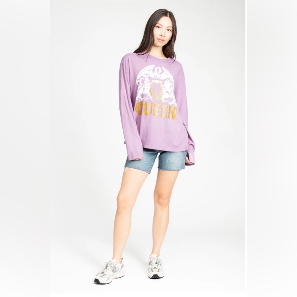 Daydreamer Queen Glitter Crest Long Sleeve Purple M NWT